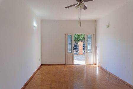 Casa para alugar com 130m², 2 quartos e 3 vagas Casa para alugar com 130m², 2 quartos e 3 vagasSala