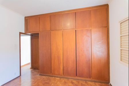 Casa para alugar com 130m², 2 quartos e 3 vagas Casa para alugar com 130m², 2 quartos e 3 vagasQuarto 1