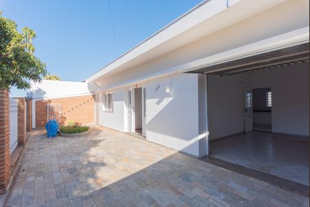 Casa para alugar com 130m², 2 quartos e 3 vagas Casa para alugar com 130m², 2 quartos e 3 vagasGaragem