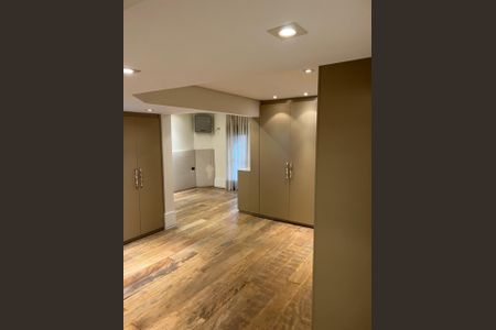 Apartamento para alugar com 220m², 3 quartos e 3 vagas