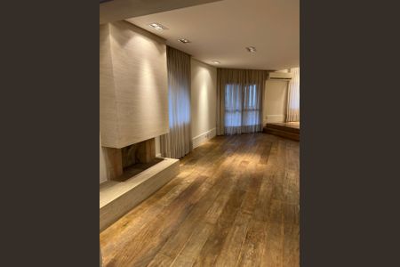 Apartamento para alugar com 220m², 3 quartos e 3 vagas