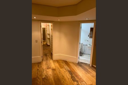 Apartamento para alugar com 220m², 3 quartos e 3 vagas