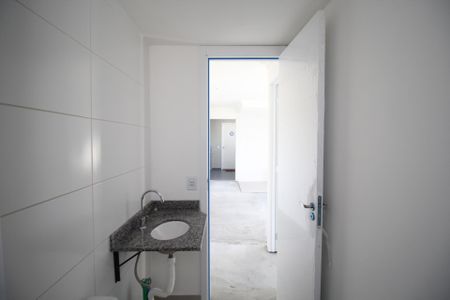 Banheiro de apartamento para alugar com 1 quarto, 33m² em Lomba do Pinheiro, Porto Alegre