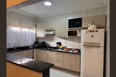 Casa à venda com 175m², 2 quartos e 4 vagas