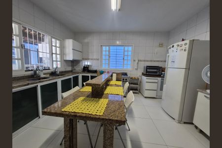 Casa à venda com 4 quartos, 180m² em Piratininga, Niterói