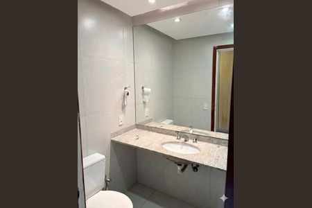 Casa de condomínio à venda com 220m², 4 quartos e 2 vagas
