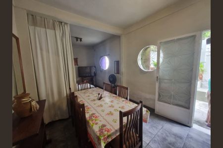 Casa à venda com 2 quartos, 100m² em Penha Circular, Rio de Janeiro