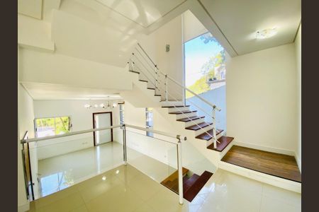 Casa de Condomínio à venda com 3 quartos, 186m² em Ingaí, Barueri