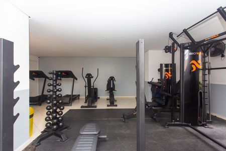 Apartamento para alugar com 48m², 2 quartos e 1 vaga Apartamento para alugar com 48m², 2 quartos e 1 vagaÁrea comum - Academia