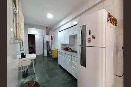 Casa à venda com 218m², 4 quartos e 4 vagas