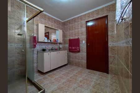 Casa à venda com 218m², 4 quartos e 4 vagas