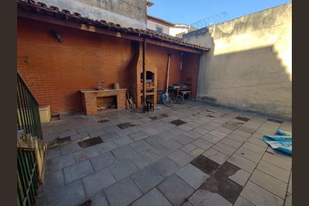 Casa à venda com 240m², 4 quartos e 3 vagas