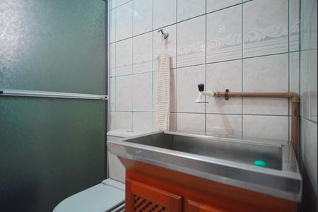 Banheiro Corredor de apartamento para alugar com 2 quartos, 54m² em Cristo Redentor, Porto Alegre