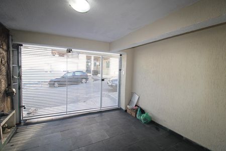 Garagem de casa para alugar com 3 quartos, 80m² em Jardim Ondina, São Paulo