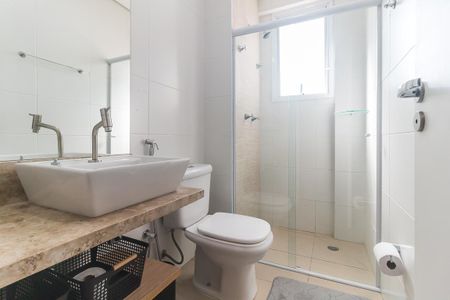 Banheiro de kitnet/studio para alugar com 1 quarto, 44m² em Vila Mogilar, Mogi das Cruzes