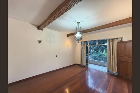 Casa à venda com 442m², 4 quartos e 2 vagas