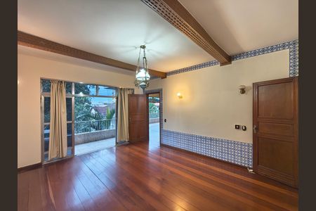 Casa à venda com 442m², 4 quartos e 2 vagas