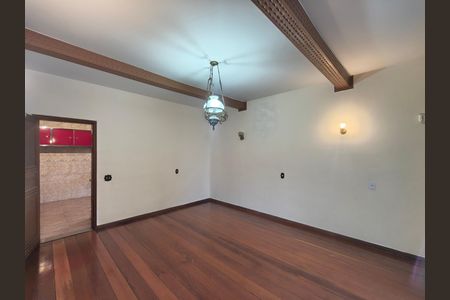 Casa à venda com 442m², 4 quartos e 2 vagas