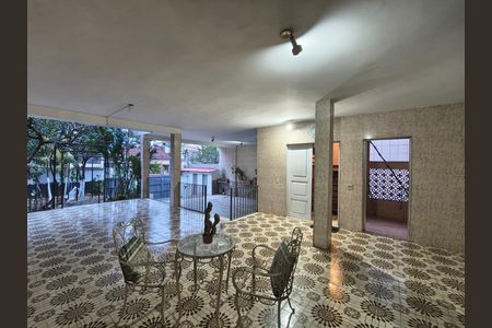 Casa à venda com 442m², 4 quartos e 2 vagas