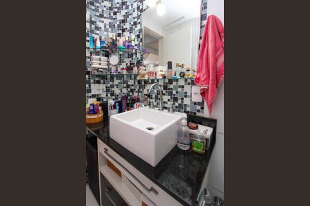 Apartamento à venda com 80m², 3 quartos e 2 vagasBanheiro social