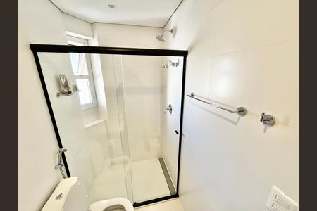 Apartamento à venda com 297m², 4 quartos e 5 vagas Apartamento à venda com 297m², 4 quartos e 5 vagasBanheiro da Suíte 1