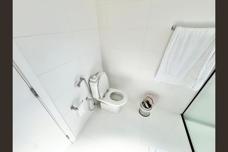 Apartamento à venda com 297m², 4 quartos e 5 vagas Apartamento à venda com 297m², 4 quartos e 5 vagasBanheiro 2 da Suíte 3