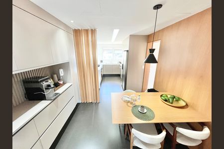 Apartamento à venda com 297m², 4 quartos e 5 vagas Apartamento à venda com 297m², 4 quartos e 5 vagasCozinha