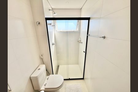 Apartamento à venda com 297m², 4 quartos e 5 vagas Apartamento à venda com 297m², 4 quartos e 5 vagasBanheiro da Suíte 2