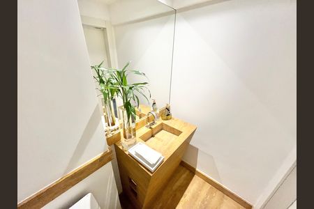 Apartamento à venda com 297m², 4 quartos e 5 vagas Apartamento à venda com 297m², 4 quartos e 5 vagasLavabo
