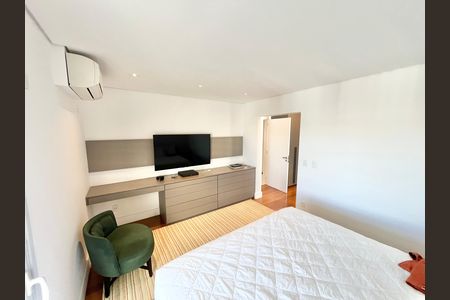Apartamento à venda com 297m², 4 quartos e 5 vagas Apartamento à venda com 297m², 4 quartos e 5 vagasQuarto 3 - Suíte
