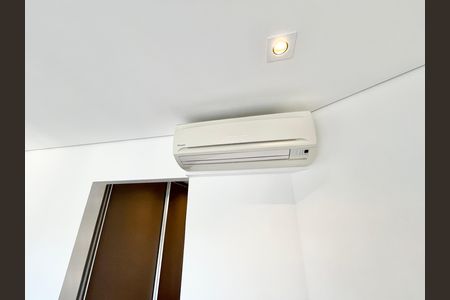 Apartamento à venda com 297m², 4 quartos e 5 vagas Apartamento à venda com 297m², 4 quartos e 5 vagasQuarto 1 - Suíte