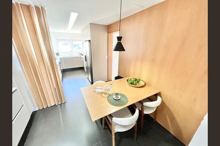 Apartamento à venda com 297m², 4 quartos e 5 vagas Apartamento à venda com 297m², 4 quartos e 5 vagasCozinha