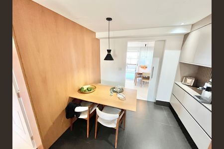 Apartamento à venda com 297m², 4 quartos e 5 vagas Apartamento à venda com 297m², 4 quartos e 5 vagasCozinha