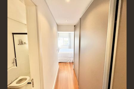 Apartamento à venda com 297m², 4 quartos e 5 vagas Apartamento à venda com 297m², 4 quartos e 5 vagasQuarto 1 - Suíte