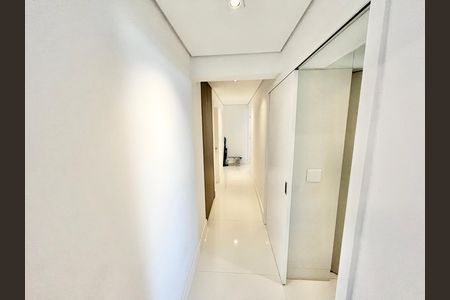 Corredor de apartamento à venda com 4 quartos, 297m² em Vila Ester (zona Norte), São Paulo
