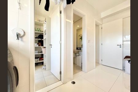 Apartamento à venda com 297m², 4 quartos e 5 vagas Apartamento à venda com 297m², 4 quartos e 5 vagasÁrea de Serviço