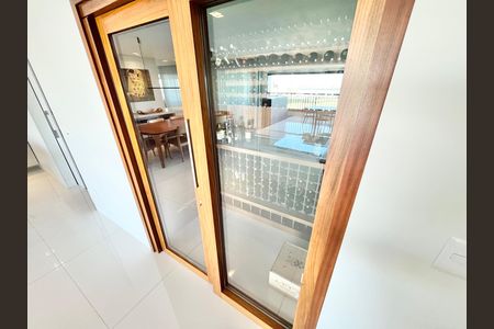 Sala / Vinícula de apartamento à venda com 4 quartos, 297m² em Vila Ester (zona Norte), São Paulo
