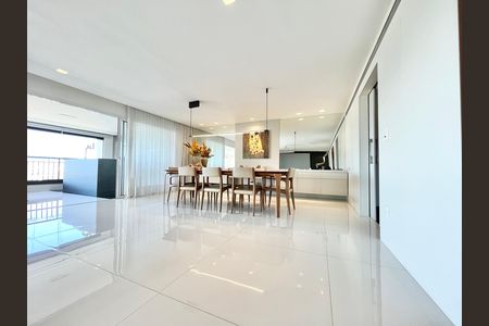 Apartamento à venda com 297m², 4 quartos e 5 vagas Apartamento à venda com 297m², 4 quartos e 5 vagasSala