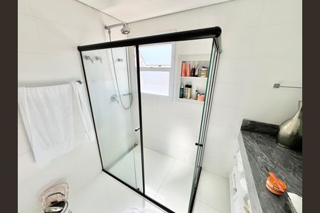 Apartamento à venda com 297m², 4 quartos e 5 vagas Apartamento à venda com 297m², 4 quartos e 5 vagasBanheiro 2 da Suíte 3