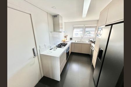 Apartamento à venda com 297m², 4 quartos e 5 vagas Apartamento à venda com 297m², 4 quartos e 5 vagasCozinha