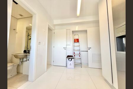 Apartamento à venda com 297m², 4 quartos e 5 vagas Apartamento à venda com 297m², 4 quartos e 5 vagasÁrea de Serviço