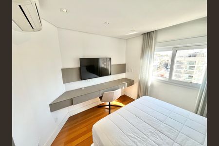 Apartamento à venda com 297m², 4 quartos e 5 vagas Apartamento à venda com 297m², 4 quartos e 5 vagasQuarto 1 - Suíte