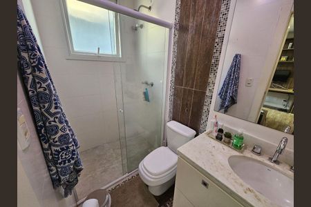 Casa de condomínio para alugar com 360m², 3 quartos e 5 vagas Casa de condomínio para alugar com 360m², 3 quartos e 5 vagasBanheiro 3