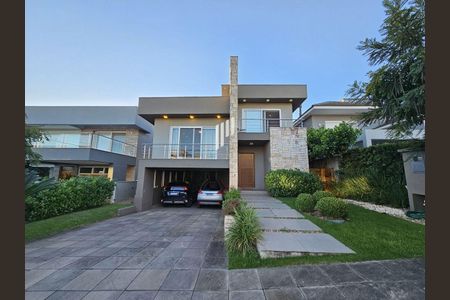 Casa de condomínio para alugar com 360m², 3 quartos e 5 vagas Casa de condomínio para alugar com 360m², 3 quartos e 5 vagasQuintal