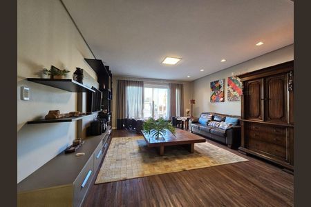 Casa de condomínio para alugar com 360m², 3 quartos e 5 vagas Casa de condomínio para alugar com 360m², 3 quartos e 5 vagasSala