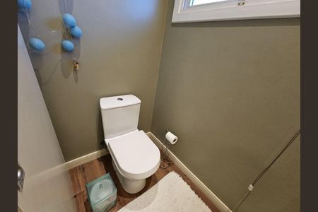 Casa de condomínio para alugar com 360m², 3 quartos e 5 vagas Casa de condomínio para alugar com 360m², 3 quartos e 5 vagasBanheiro 4