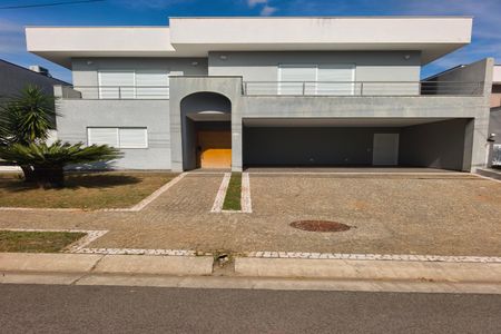 Casa para alugar com 268m², 3 quartos e 4 vagas Casa para alugar com 268m², 3 quartos e 4 vagasFachada