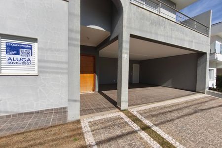 Casa para alugar com 268m², 3 quartos e 4 vagas Casa para alugar com 268m², 3 quartos e 4 vagasPLACA ISTALADA NA FACHADA