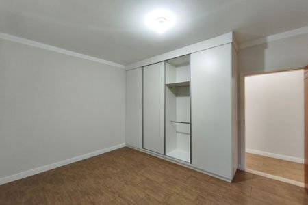 Casa para alugar com 268m², 3 quartos e 4 vagas Casa para alugar com 268m², 3 quartos e 4 vagasQuarto Suíte 2