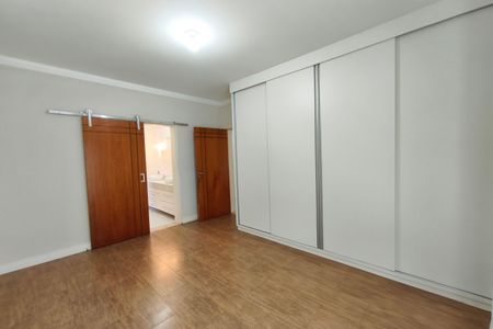 Casa para alugar com 268m², 3 quartos e 4 vagas Casa para alugar com 268m², 3 quartos e 4 vagasQuarto Suíte 3